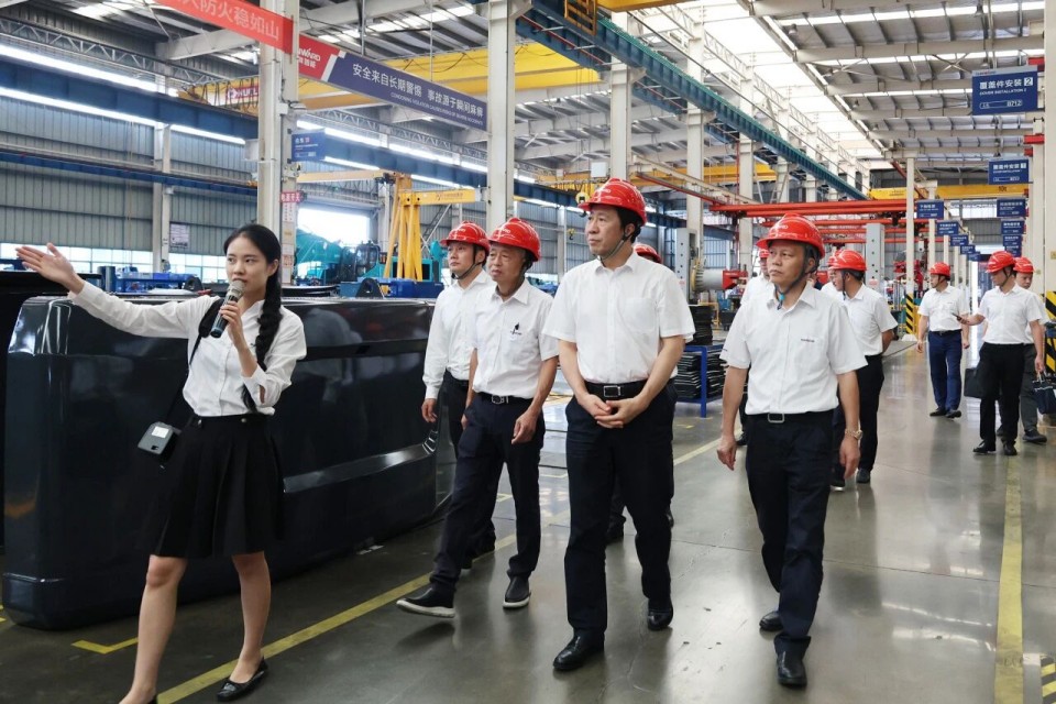 中国煤炭地质总局局长马刚到访皇家国际智能，同谋绿色智能矿山设备发展新蹊径