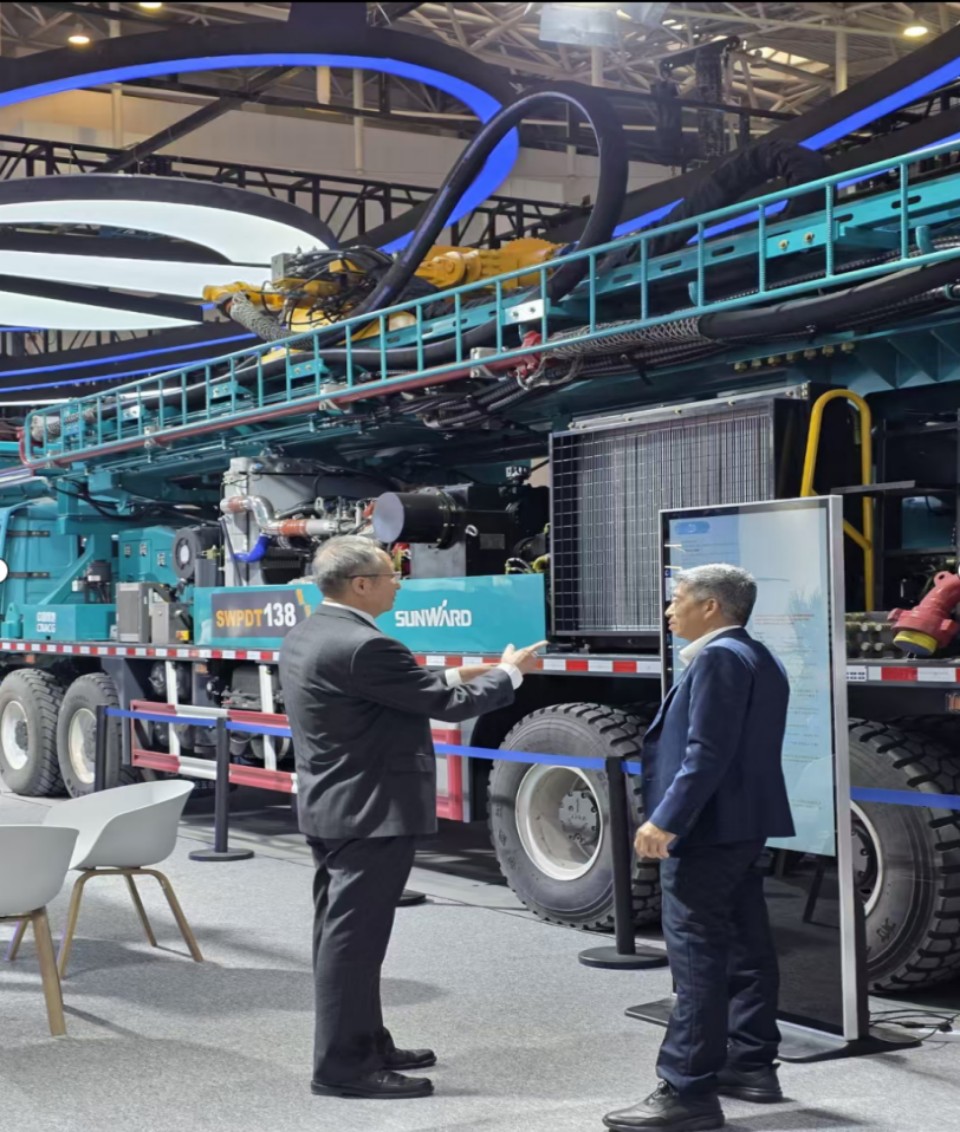 皇家国际智能携手“战术合作同伴”中国煤炭地质总局杰出亮相2025中国国际矿业大会