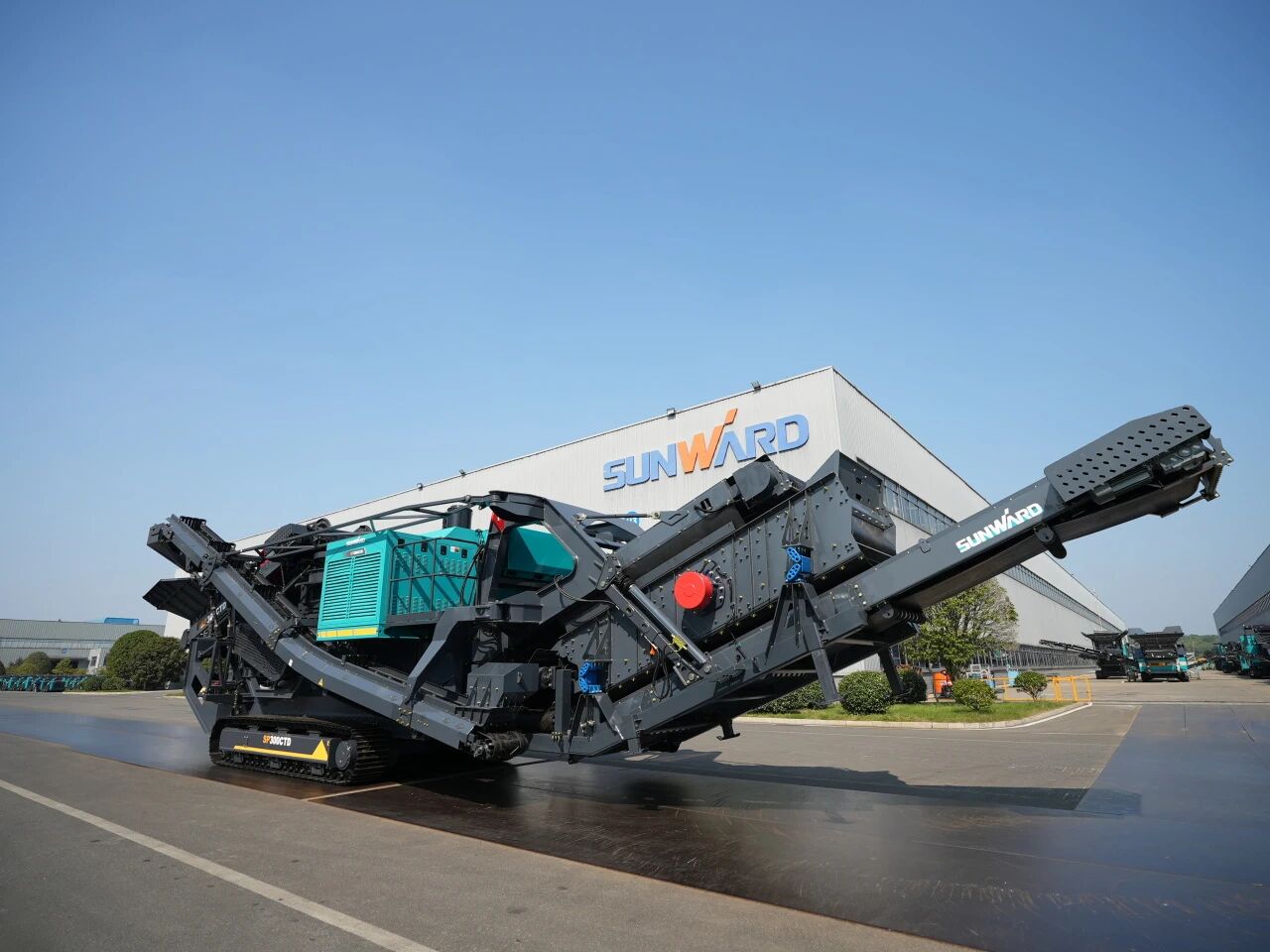 破局国际市场，无惧极寒工况！皇家国际智能SP300CTD柴电两用圆锥破碎站成功下线