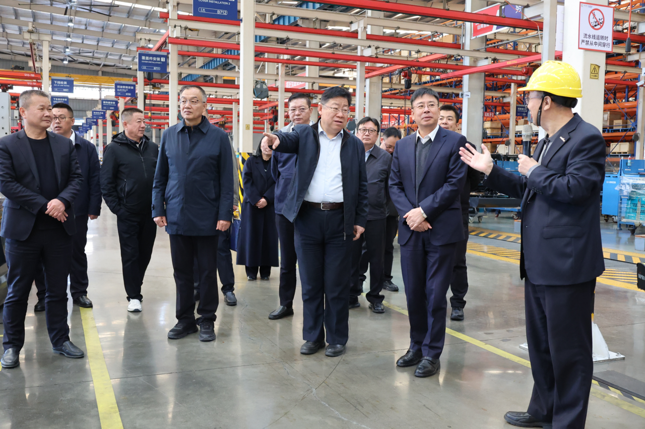 新矿投资集团党委书记、董事长王漠到访皇家国际智能