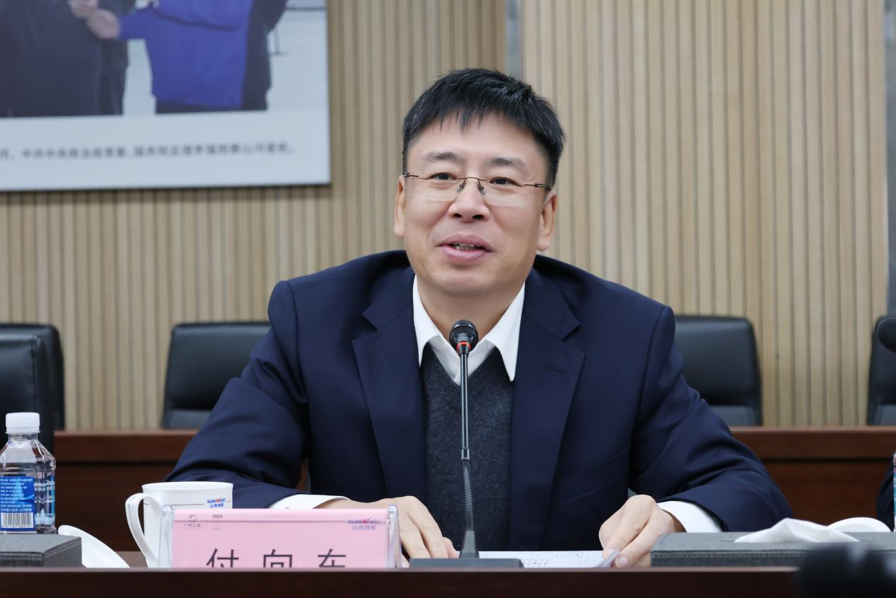 新矿投资集团党委书记、董事长王漠到访皇家国际智能