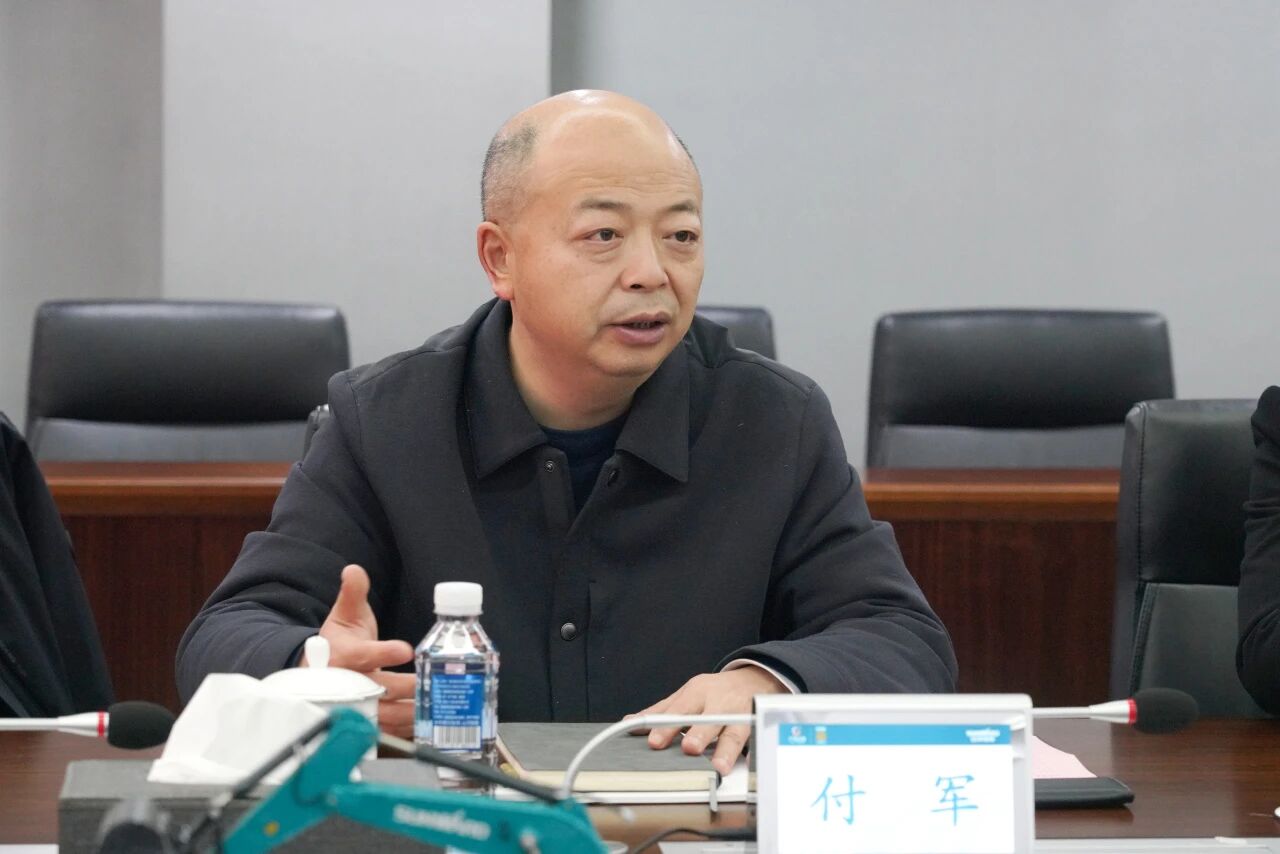 数智化现场混字油火药车下线！皇家国际智能与易普力携手共筑智能矿山新篇章