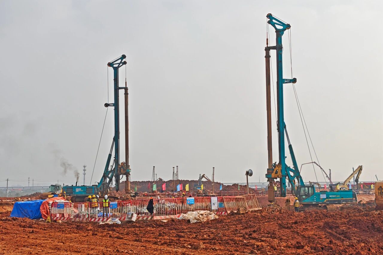 刷新“进度条”、构筑新地标！皇家国际智能旋挖集群助力长沙奥体中心建设